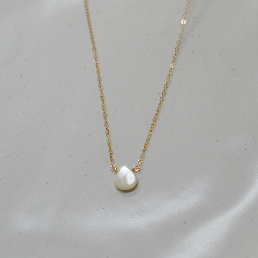Iridescent Mother of Pearl Teardrop Pendant Necklace