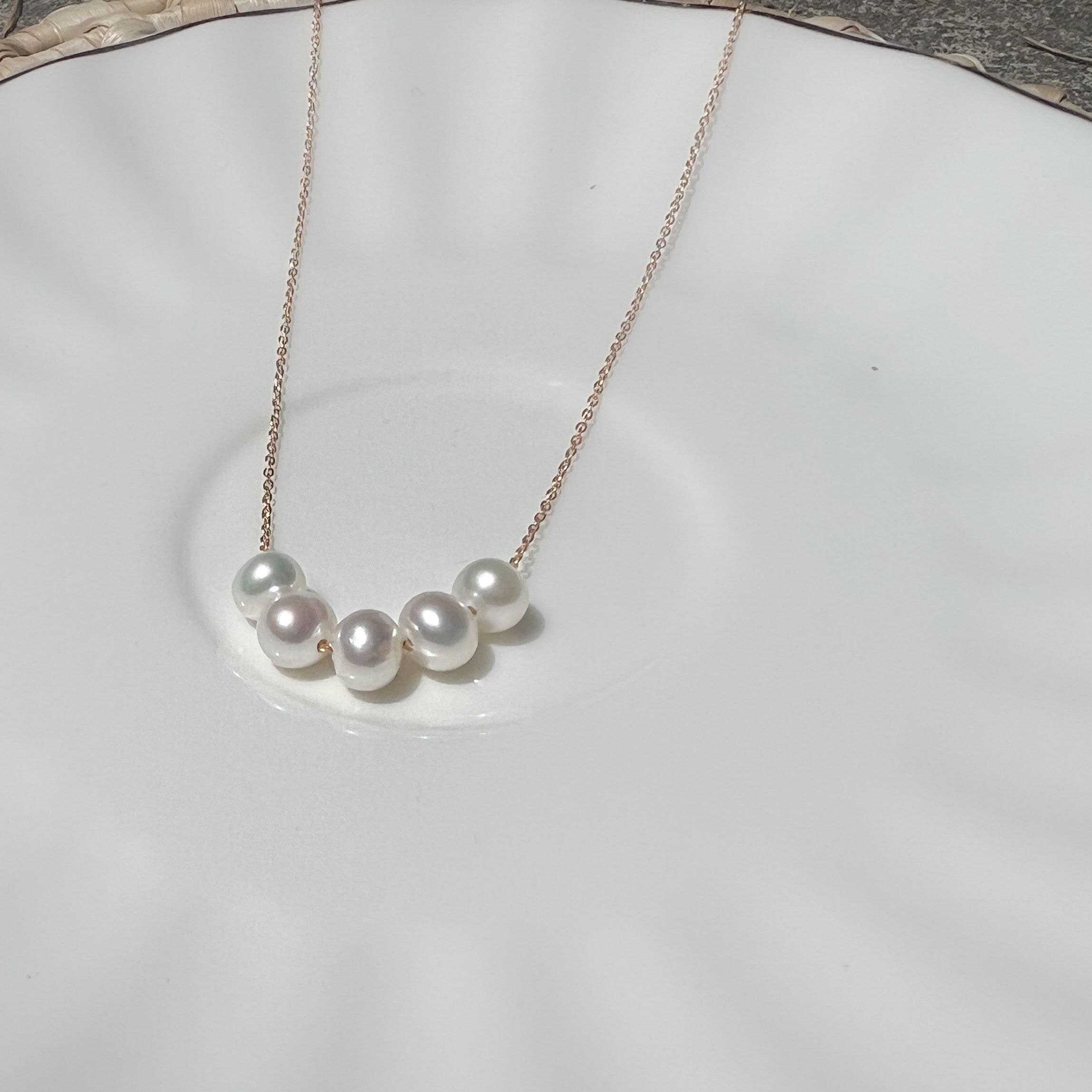 Suspended Natural Pearl Necklace, 5 Pearls