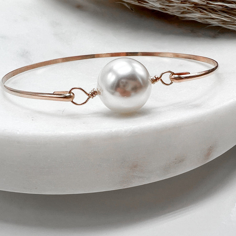 Large Single Pearl Bangle Bracelet Cuff in  Gold Filled or Sterling Silver, Pearl Solitare Bridal Bracelet, Bridesmaids Gift for Her